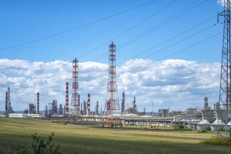 Контроль сотрудников энергетических компаний